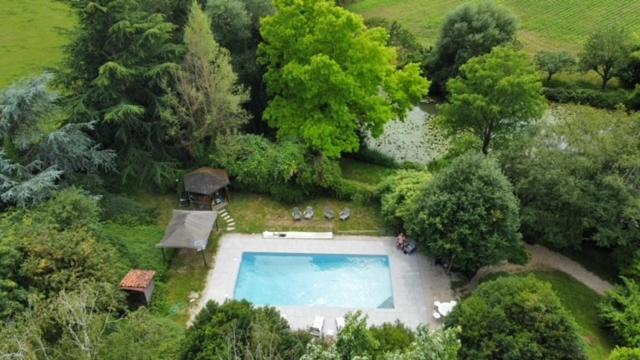 Chambres D'Hotes Les Vignes Montcet エクステリア 写真